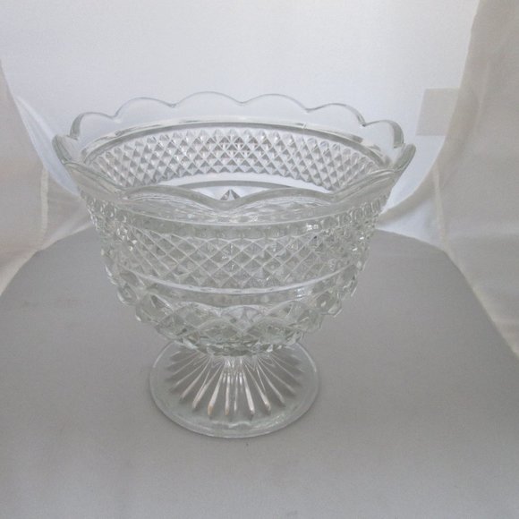 Anchor Hocking Kitchen Vintage Anchor Hocking Wexford Pressed Glass Footed Fruit Dessert